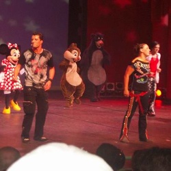 Disneyland Park - Discoveryland - mickey show time