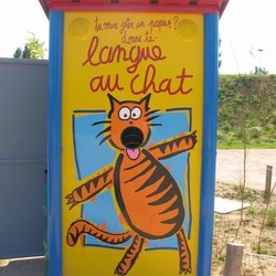 France Miniature - langue au chat