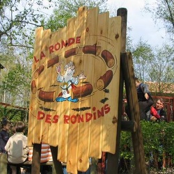 Parc Asterix - la ronde des rondins