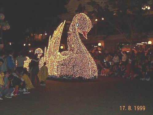 Disneyland_Park_-_018.jpg