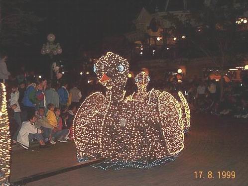 Disneyland_Park_-_020.jpg
