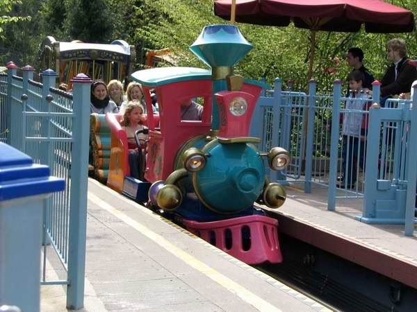 Disneyland_Park_-_005.jpg