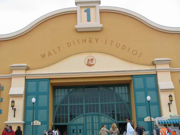 Walt_Disney_Studios_-_001.jpg